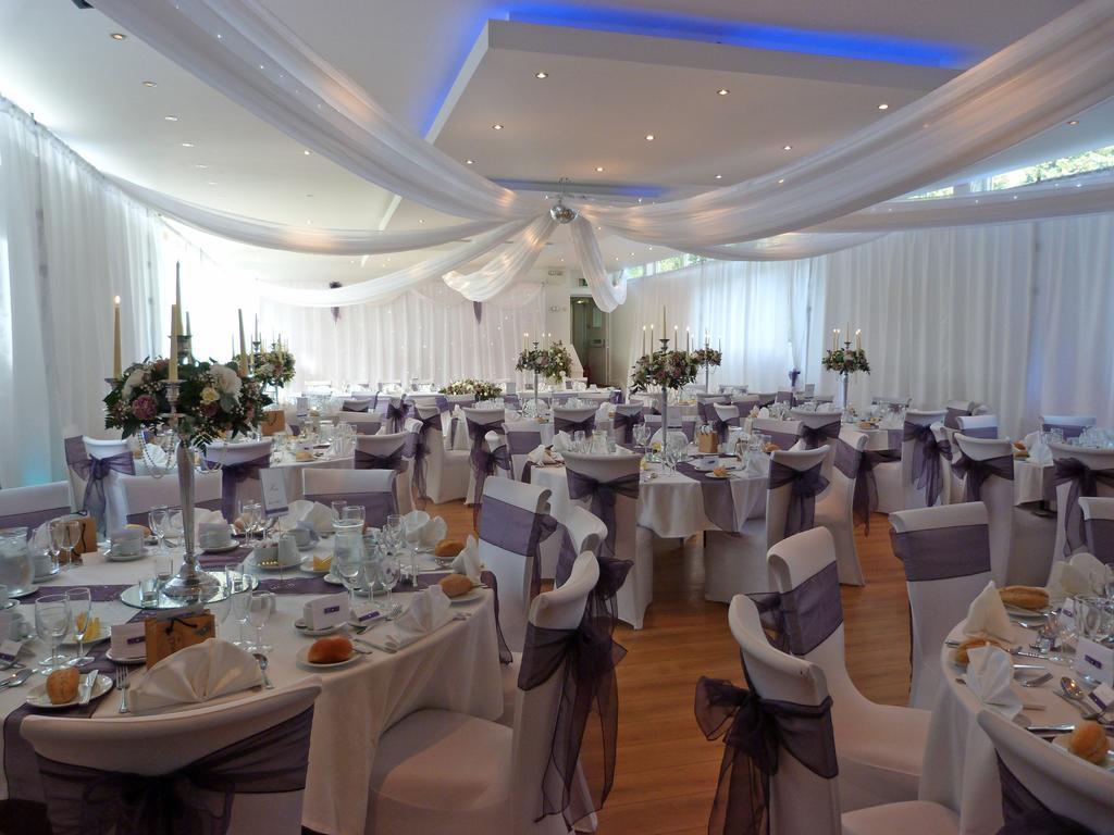 Haughton Hall Hotel & Leisure Club Telford Exterior foto